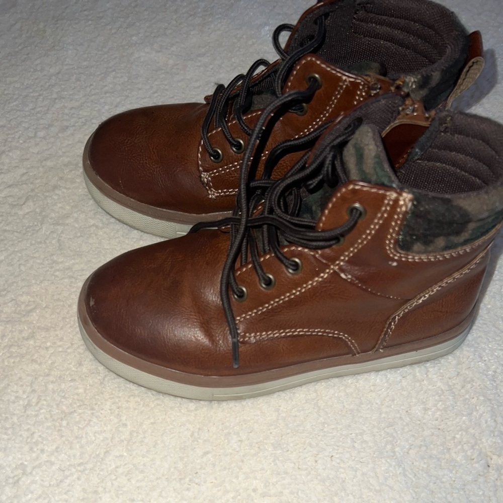 Shoes - Picture 4 of 4